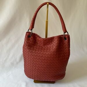 Bottega Veneta Intrecciato bucket bag